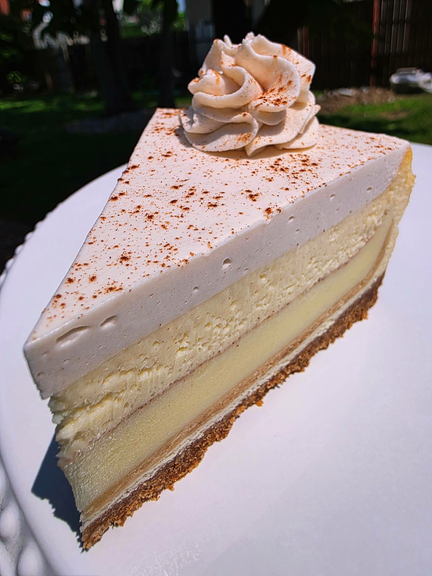 Strawberry-Explosion-Cheesecake